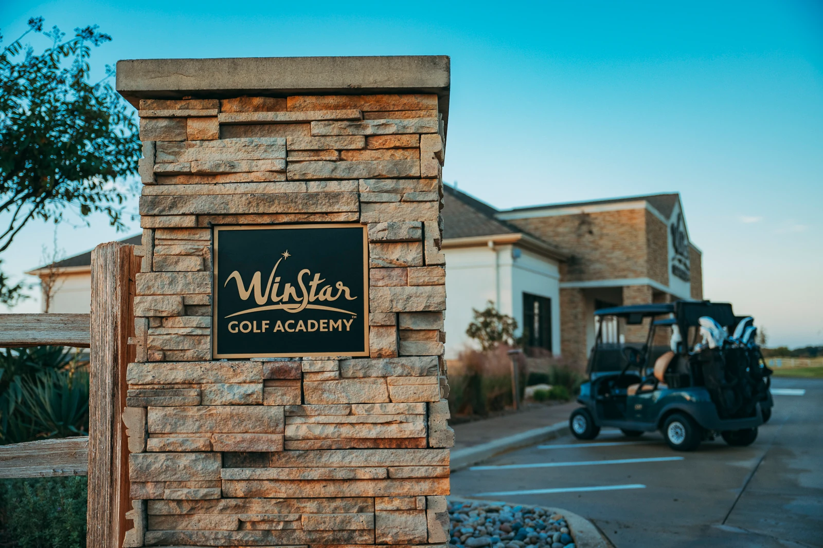 An exterior shot of WinStar Golf Academy.